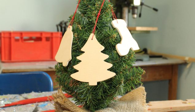 Christbaumschmuck-Werkstatt im Kindertreff