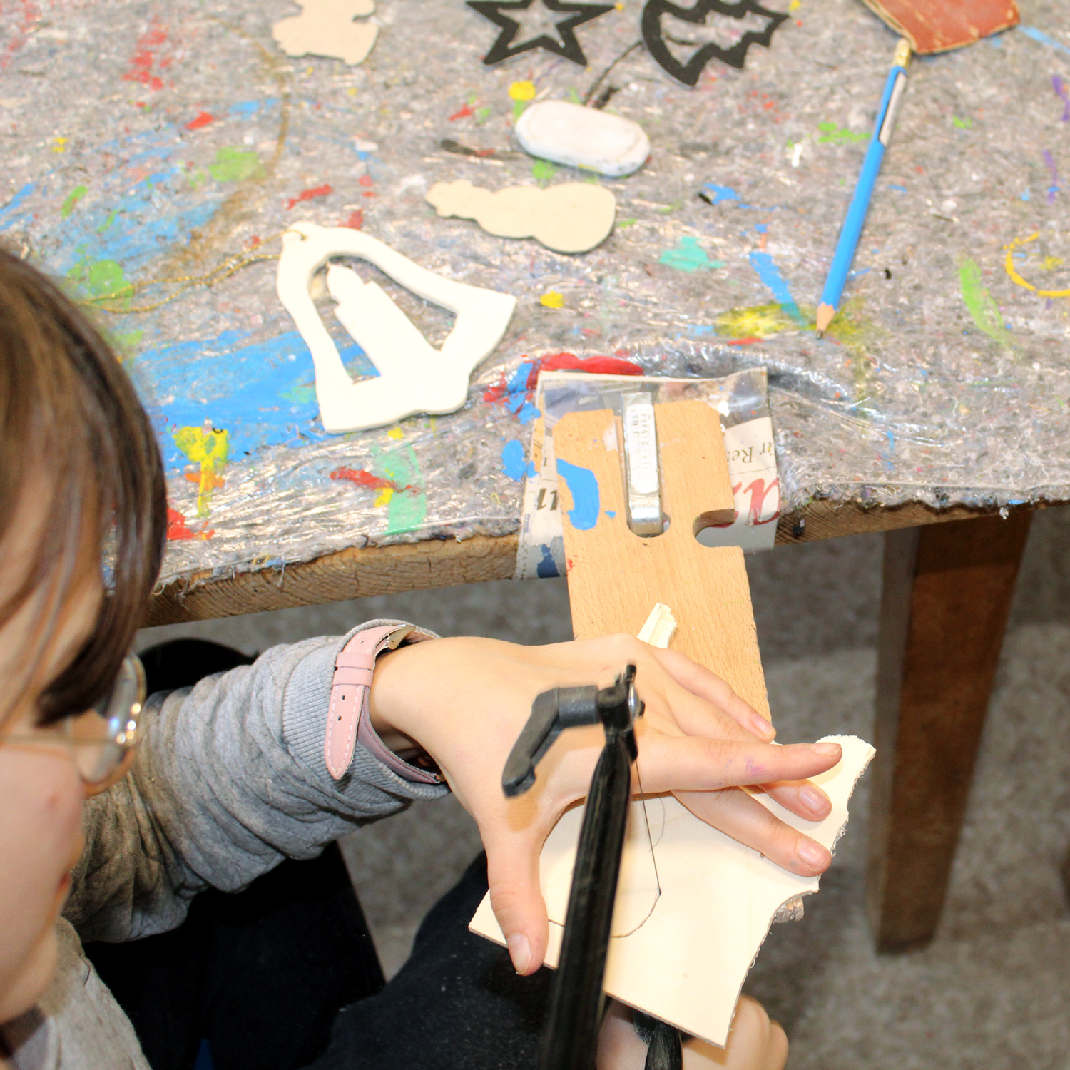 Christbaumschmuck-Werkstatt im Kindertreff