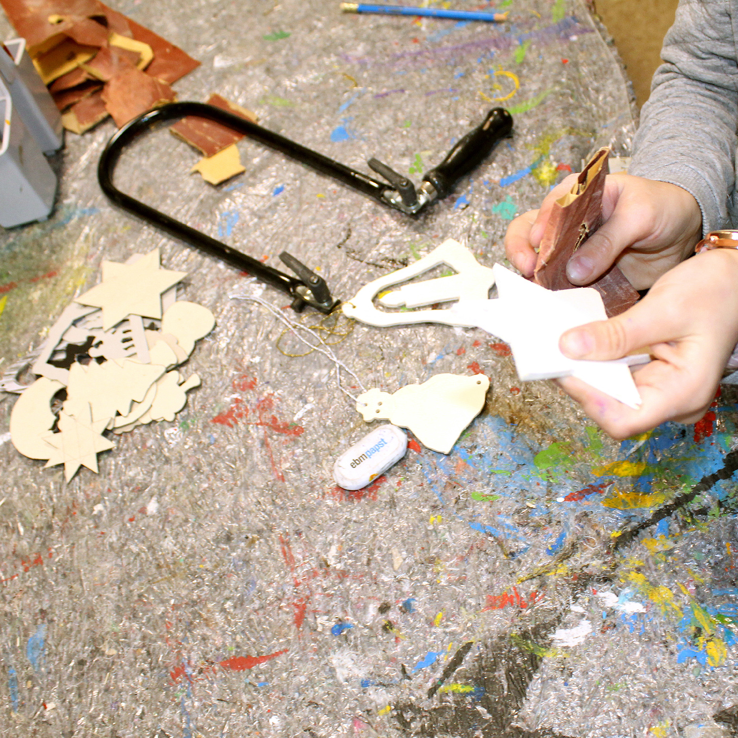 Christbaumschmuck-Werkstatt im Kindertreff