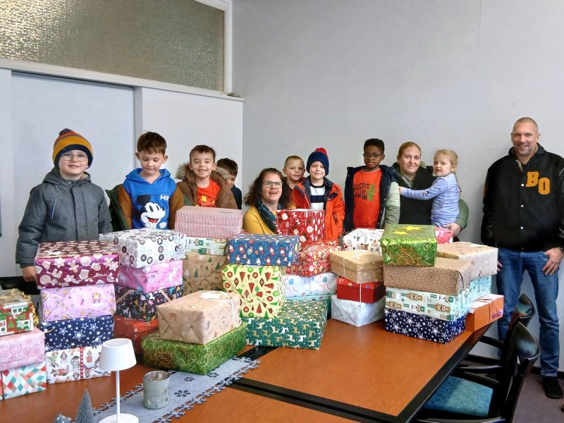 „Schuhkarton-Geschenke“ von der Grundschule Limbach