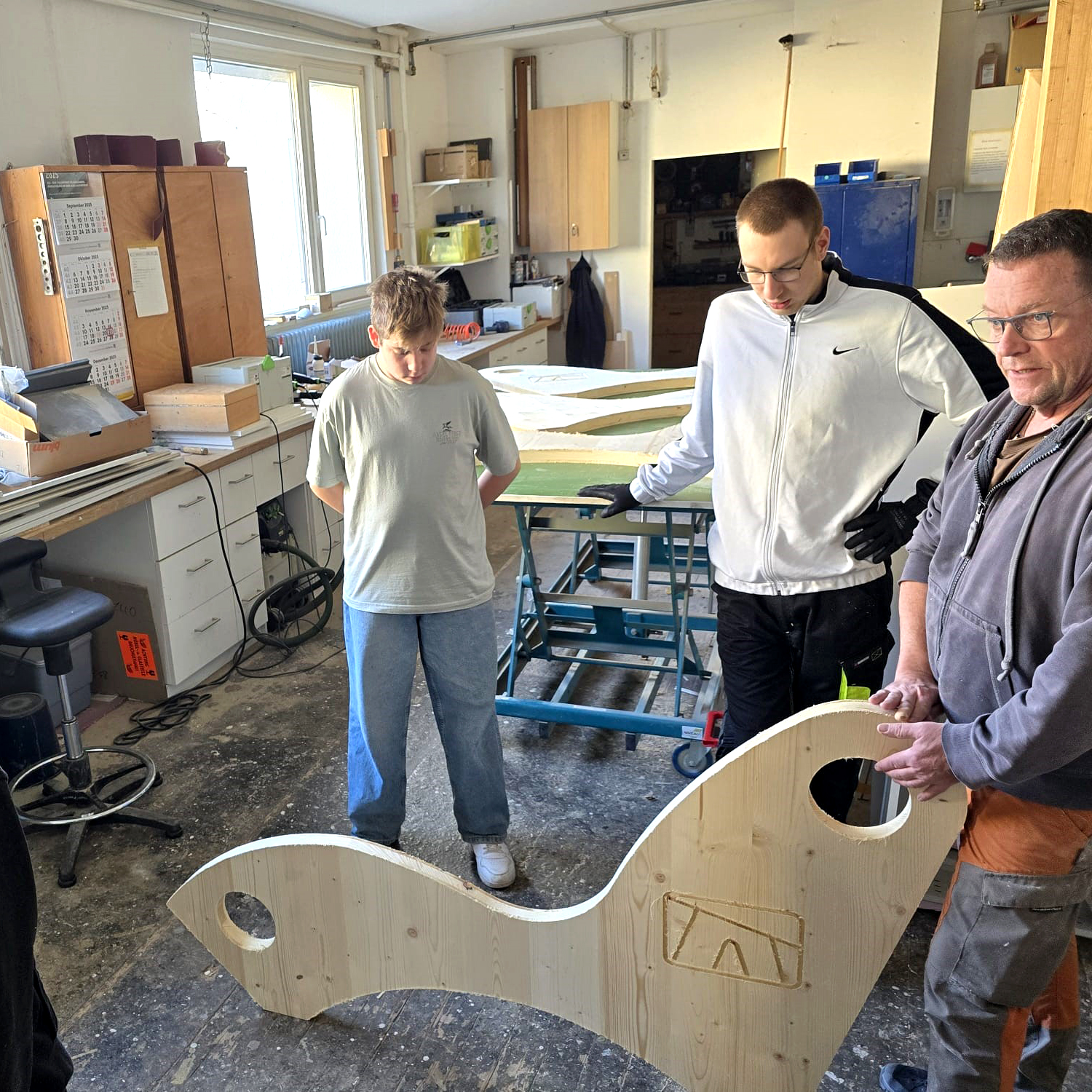 Wir bauen eine Liege für das Spielgelände