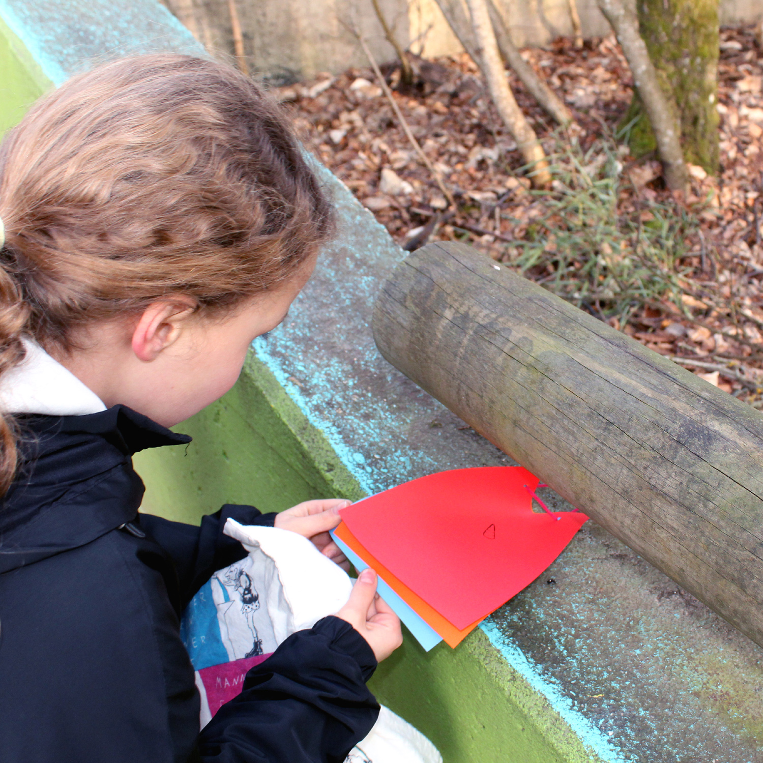 Schneemannjagd auf dem Spielgelände