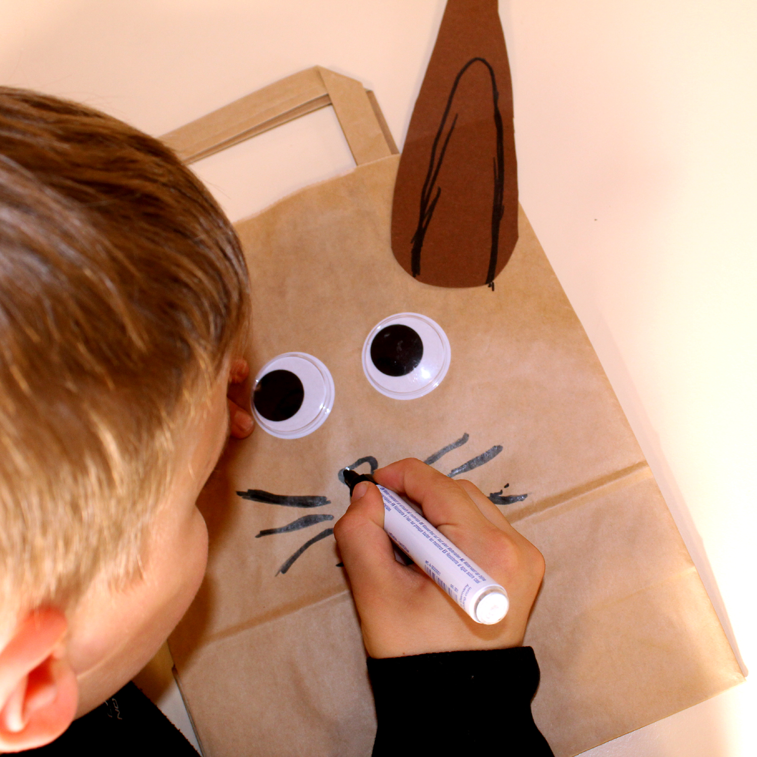 Lustige Ostertüten als Geschenkverpackung