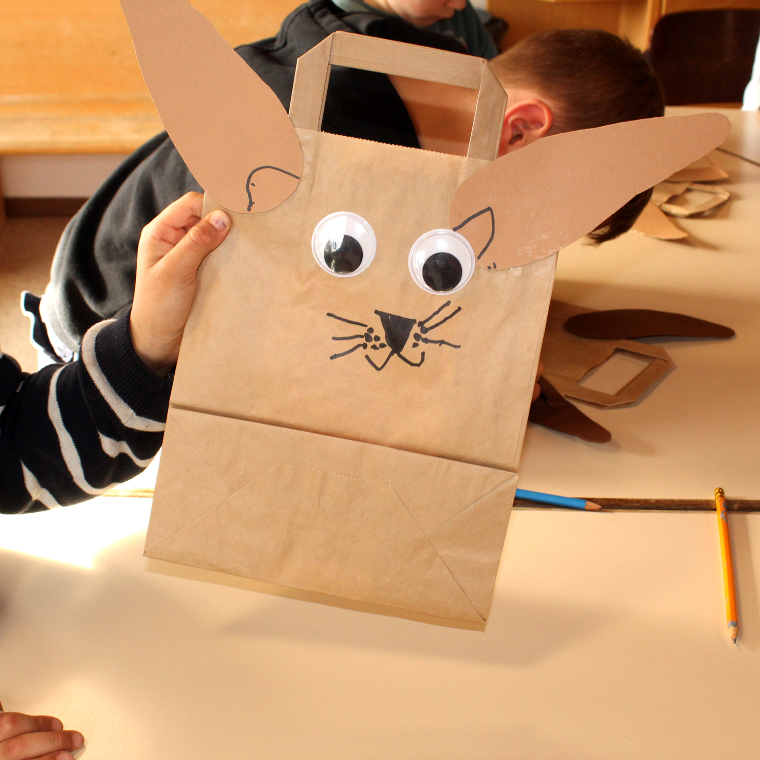 Lustige Ostertüten als Geschenkverpackung