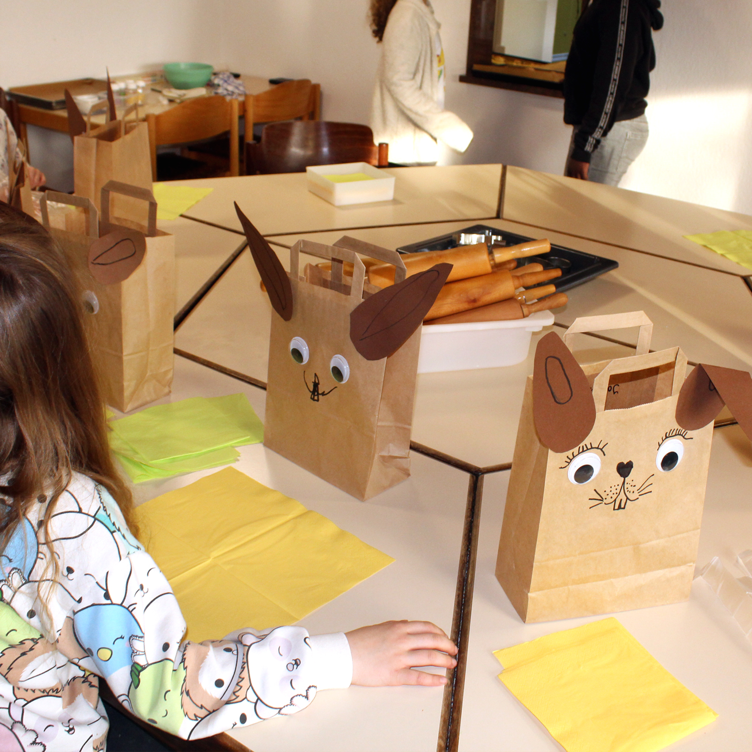 Lustige Ostertüten als Geschenkverpackung