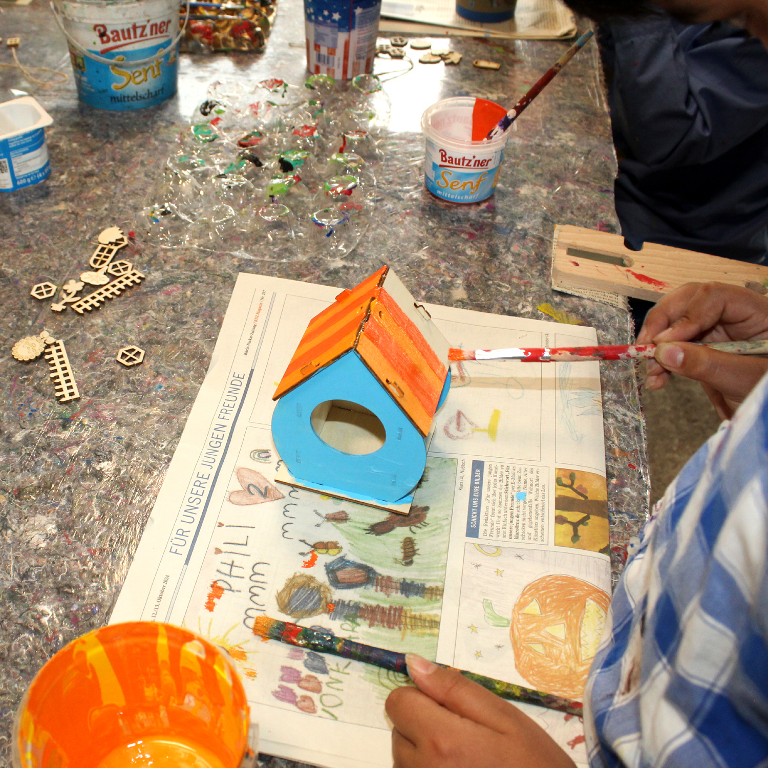 Unsere Vogelhaus-Werkstatt im Kindertreff