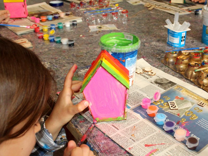 Unsere Vogelhaus-Werkstatt im Kindertreff