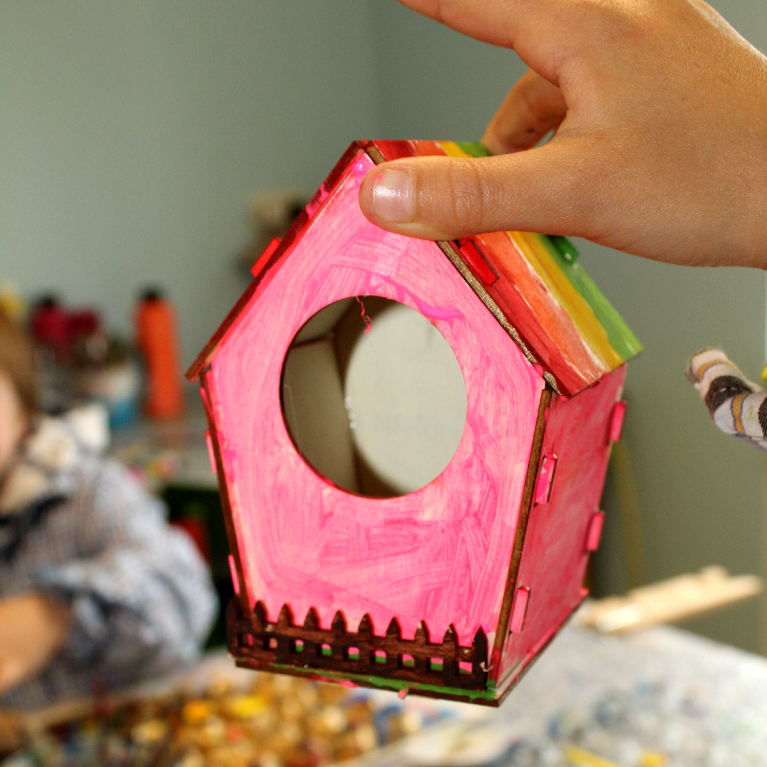 Unsere Vogelhaus-Werkstatt im Kindertreff