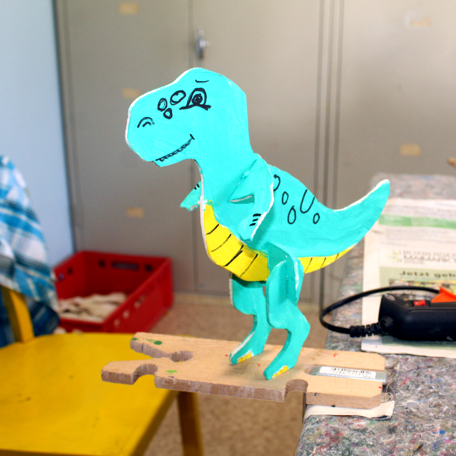 Wir basteln Dinosaurier