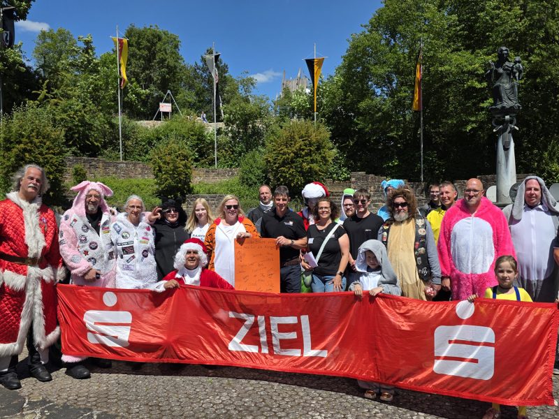 Spendenübergabe am Klingefest