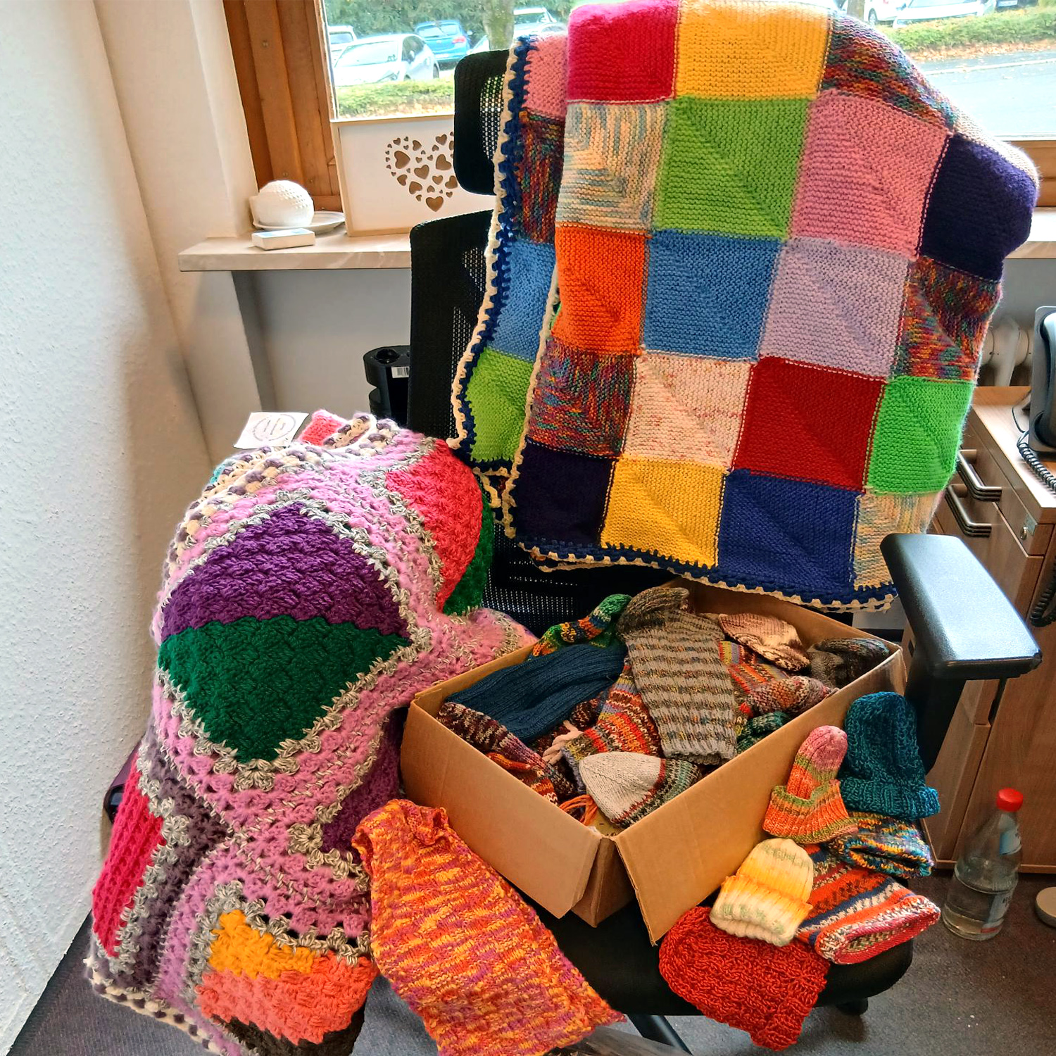 Spende des Stricktreffs aus dem Mehrgenerationenhaus Buchen
